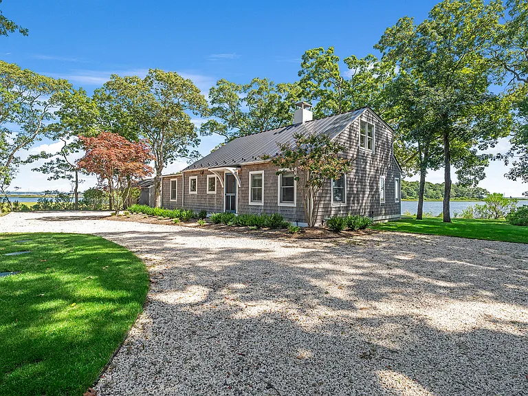 1082 Springs Fireplace Rd — Photo 29