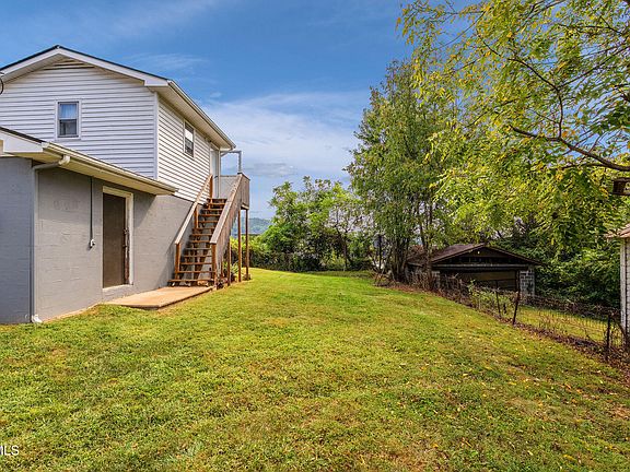 2nd image of 1465 Highpoint Ave #2