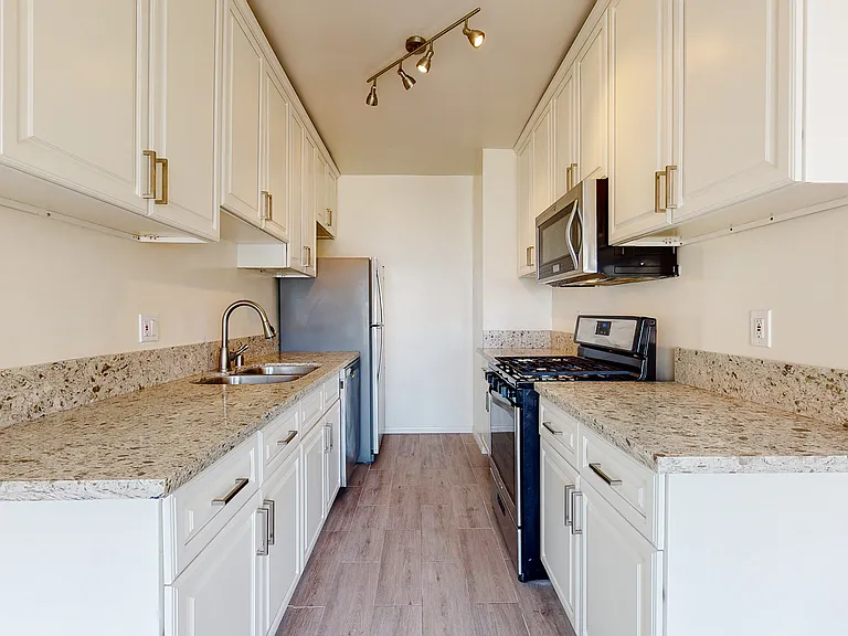 11717 Darlington Ave Unit #17-12_10022020