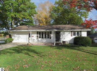 207 S Pine St, Mc Bain, MI 49657
