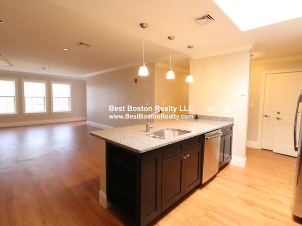 286 Main St #104