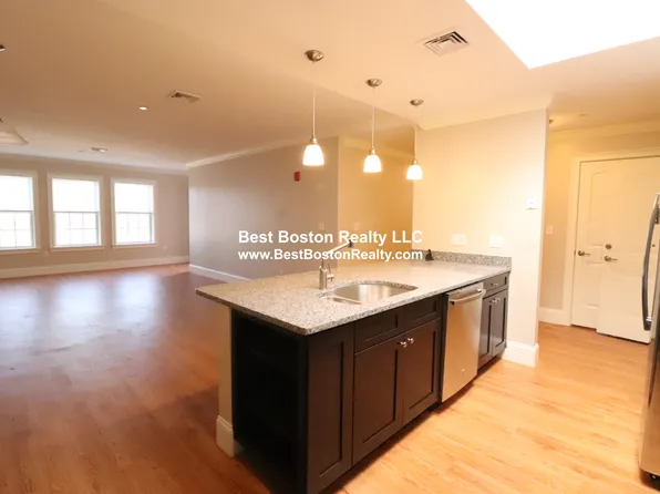 286 Main St, Woburn, MA