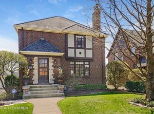459 Hill Ave, Glen Ellyn, IL 60137