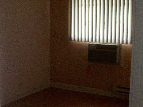 4th image of 2423 Crystal Ln APT 2B