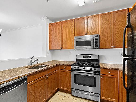3rd image of 130 Post Ave APT 406