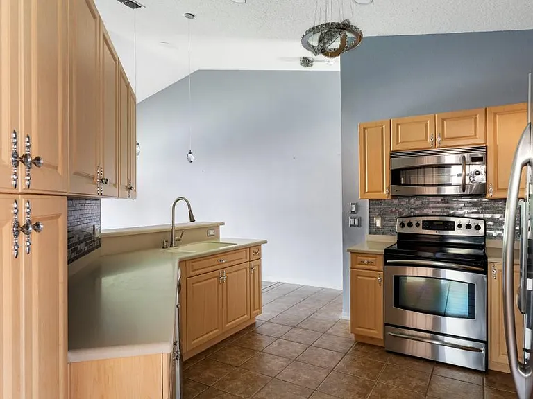 5336 Edgewater Way — Photo 11