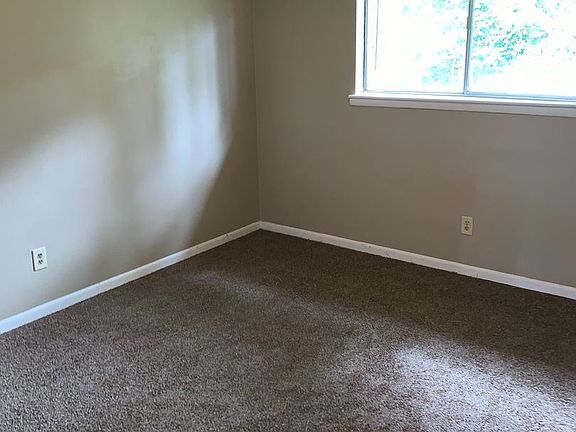 5th image of 121 Foust Ct #135A