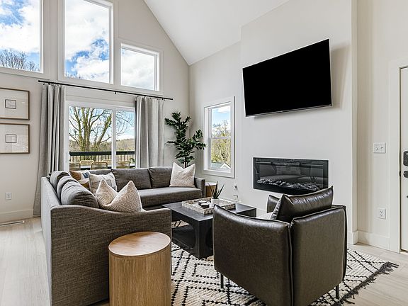 5th image of 104 Remi Ln