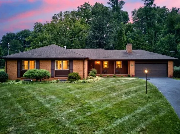 1243 Meadowbrook Rd, Waynesboro, VA 22980