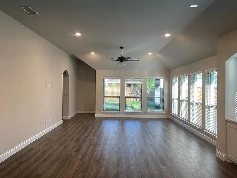 2306 Ranchwood Dr — Photo 2