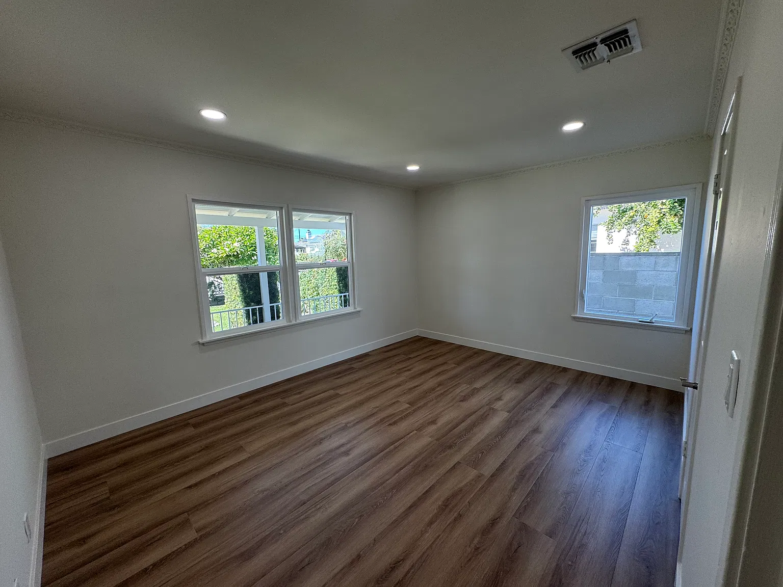 Genesta Ave, Van Nuys — Photo 4