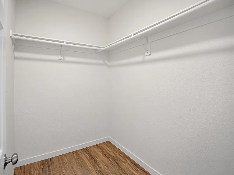 10823 Hortense St — Photo 10