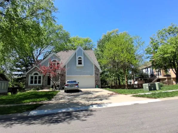 11614 Gillette St, Overland Park, KS 66210