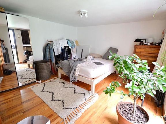 5th image of 167 W 74th St APT 2A
