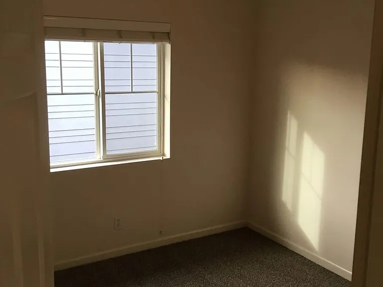1698 Riley Ln — Photo 23