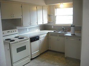 2nd image of 621 W 27th St