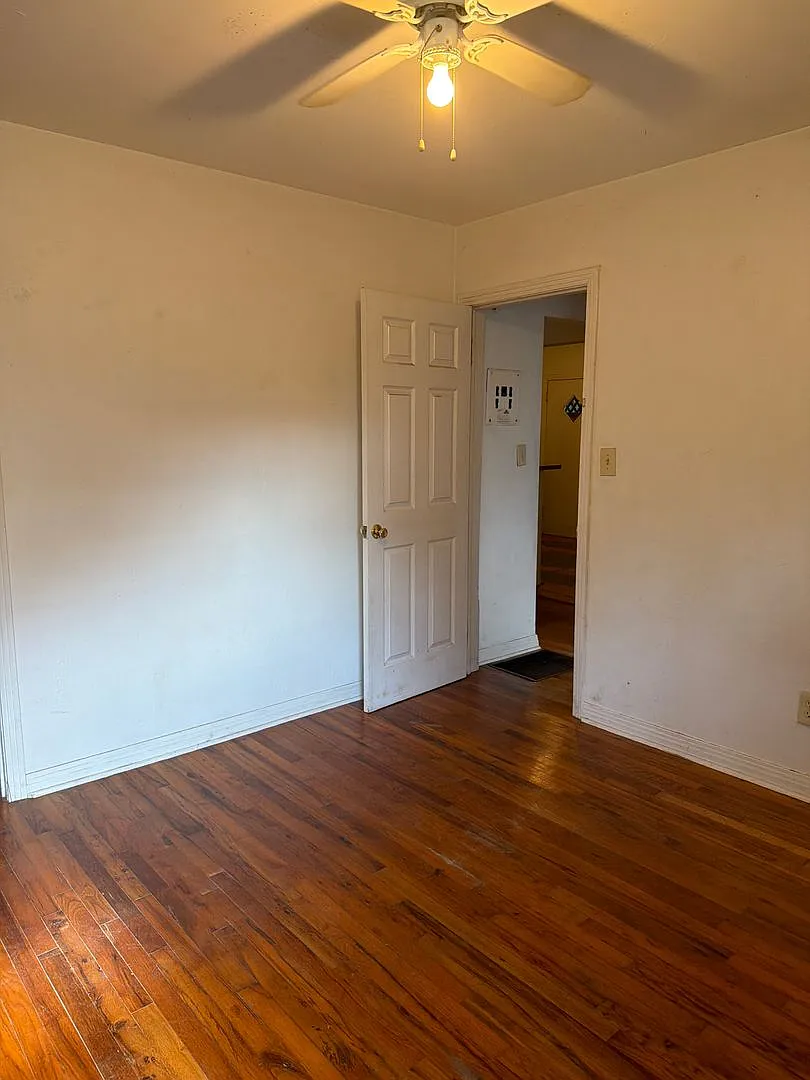 2 Bedroom 1 Bath Duplex Walking Distance to FSU Available NOW — Photo 3