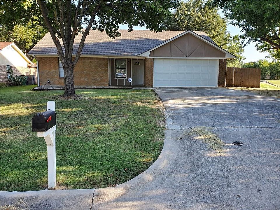 1st image of 424 Aspen Dr