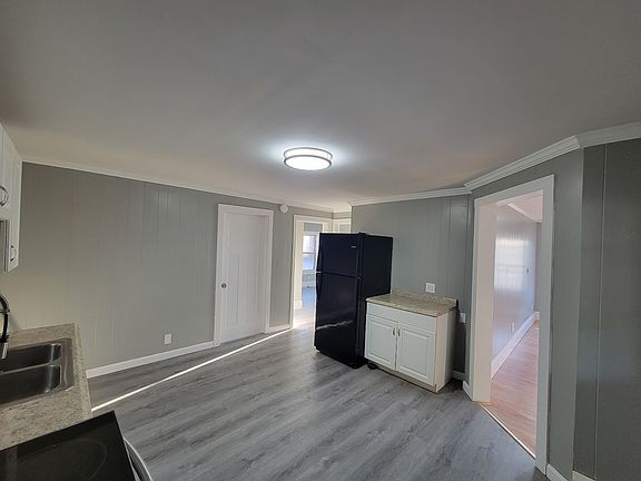 3rd image of 92 Ledge St #1