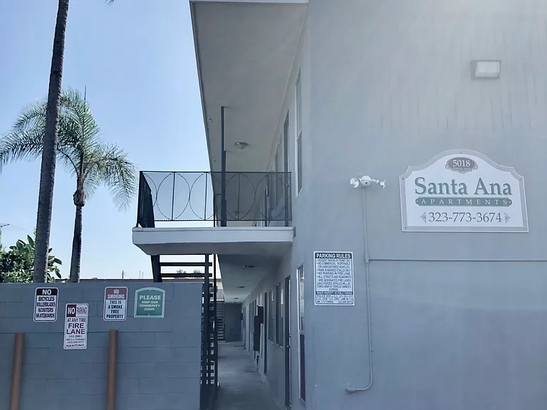 Santa Ana Apartments — Photo 1