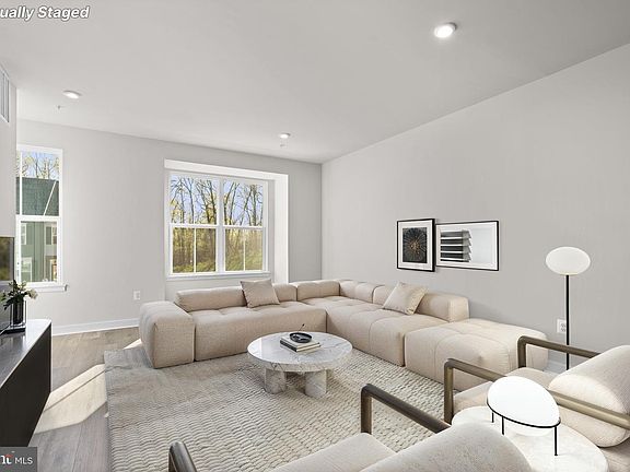 3rd image of 103 Spring Gate Ln