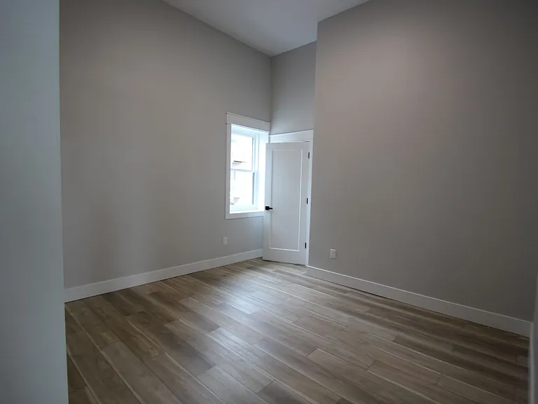 113 E Main St #1 — Photo 21