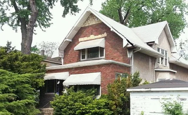 12415 S Michigan Ave photo 1