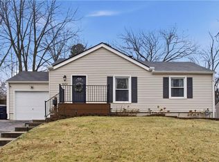 8654 Sleepy Hollow Rd, Kansas City, MO 64114