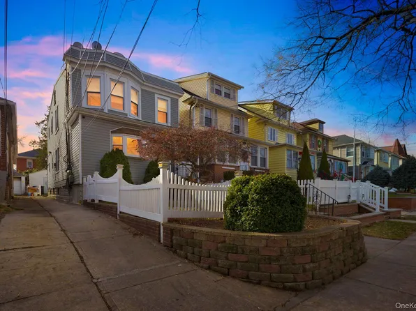 121-44 6th Avenue, College Point, NY 11356