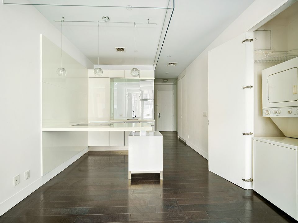 1st image of 111 Fulton St APT 523