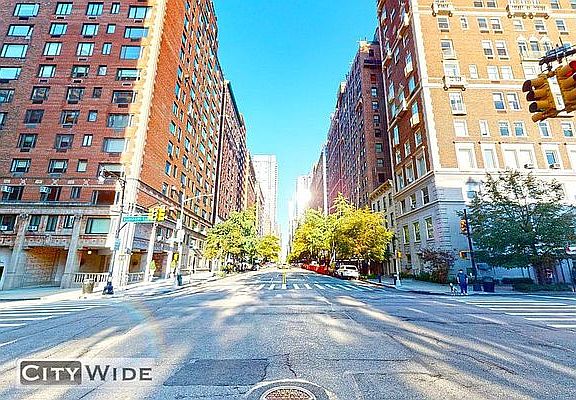 4th image of 1073 1st Ave #3R