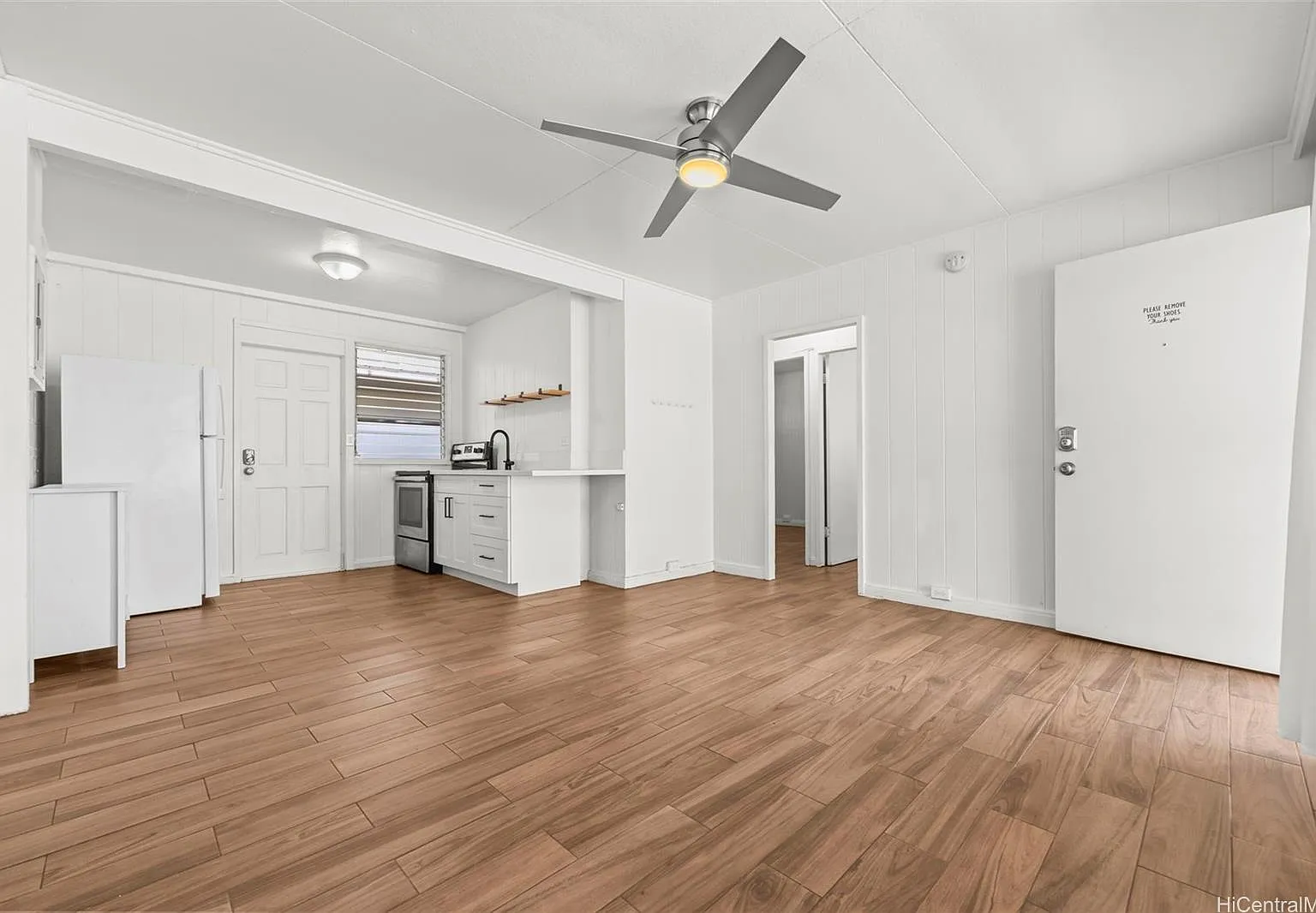 2 bed, 560 sqft, $2,200 — Photo 2