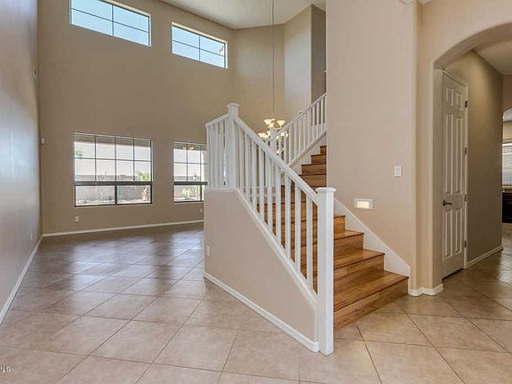 5th image of 16092 W Poinsettia Dr