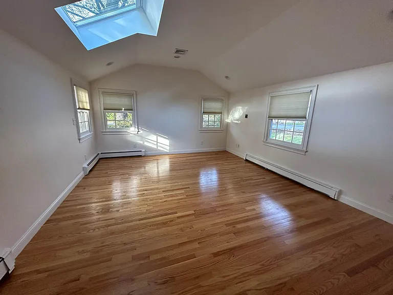 757 Wellesley St — Photo 19