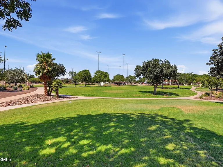 15372 W Dahlia Dr — Photo 9