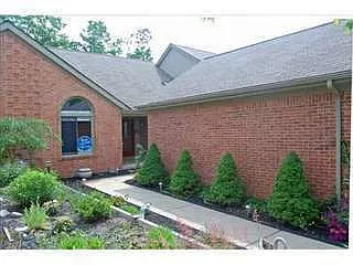 1023 Pinewood Ct photo 1
