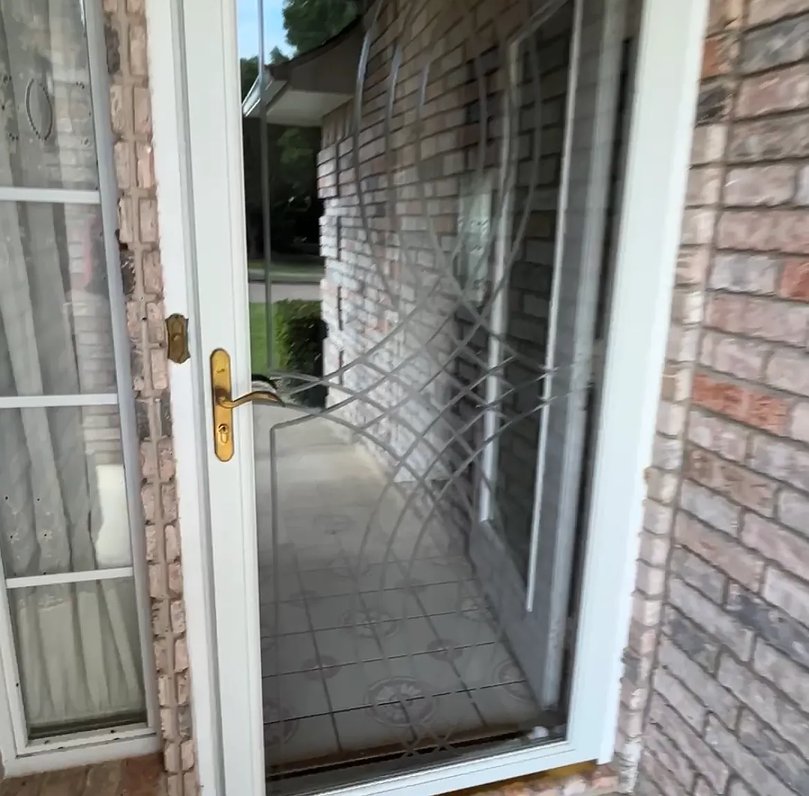 3 bed, 1939 sqft, $2,050 — Photo 3