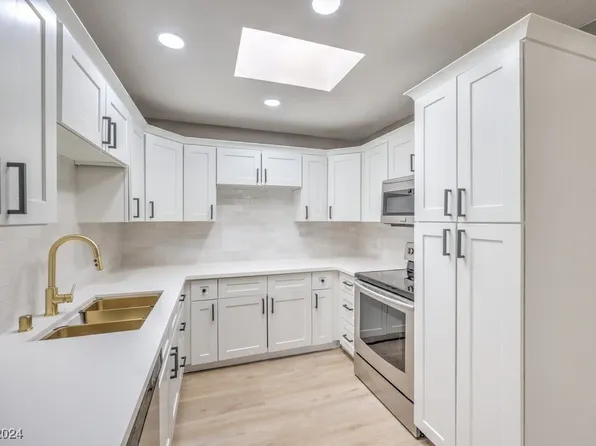 2772 Heritage Ct, Las Vegas, NV 89121