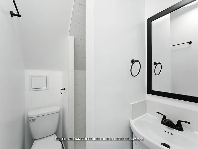 1182 Ossington Ave #UPPER — Photo 17