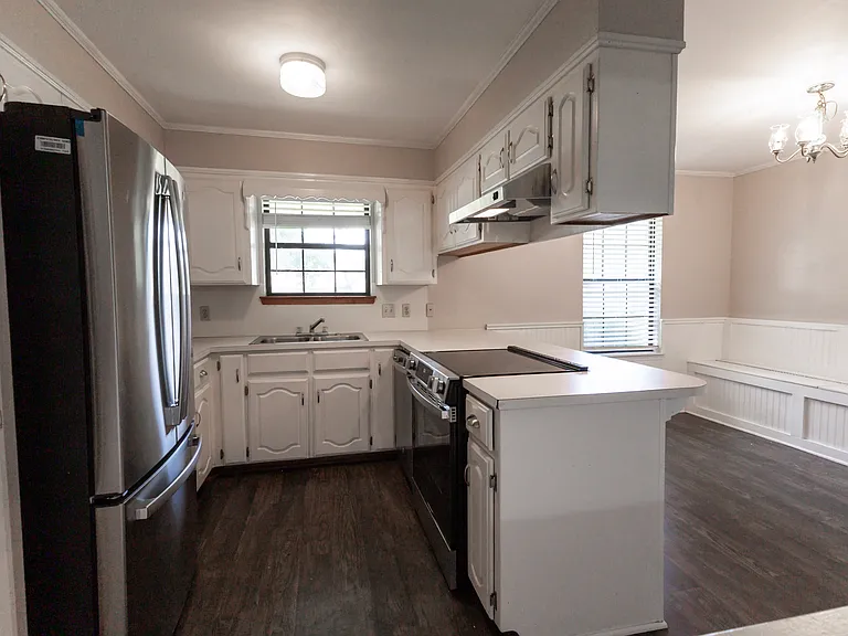 205 Ferguson Dr — Photo 6