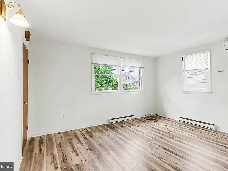 801 Bridge St #2 — Photo 4