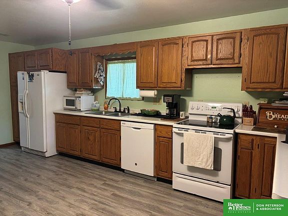 3rd image of 308 N Summit Ave