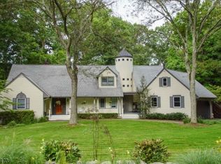 157 Riverwood Ave, Bedminster, NJ 07921