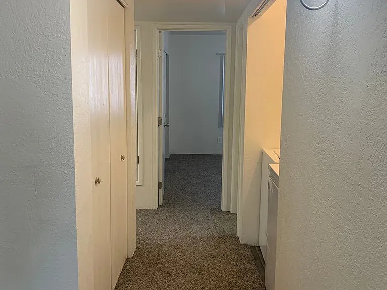 Taylor Heights Apartments — Photo 38