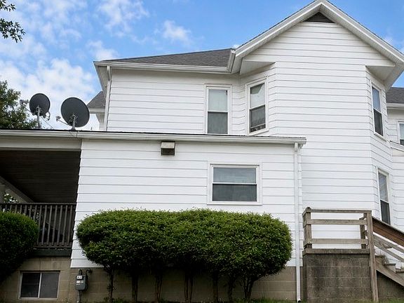 3rd image of 601 4th St