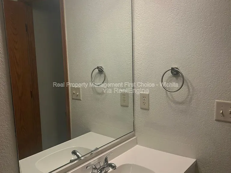 10805 E Funston St — Photo 5