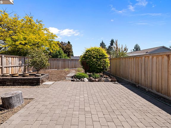 3rd image of 168 NE 38th Ave