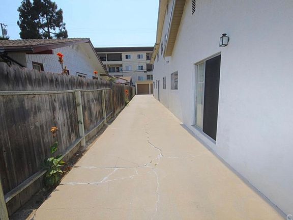 3rd image of 437 Newport Ave APT 2