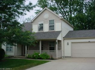 4059 Falconswalk Ct, Stow, OH 44224