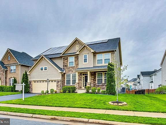 3rd image of 75 Coachman Cir